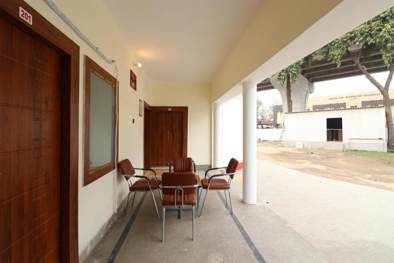 מלון Allāhābād Junction Oyo 28212 High Court View מראה חיצוני תמונה